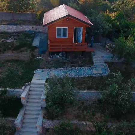 Jupis Chalet-City View Getaway Chalet