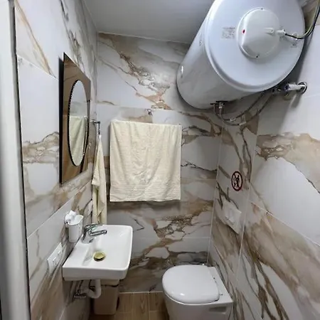 Jupis Chalet-City View Getaway Chalet Durres