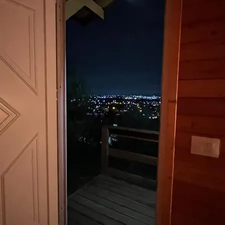Jupis Chalet-City View Getaway Chalet