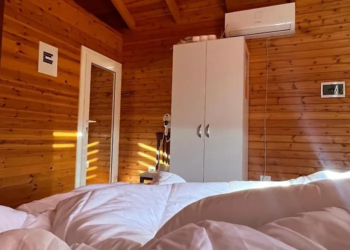 木屋 Jupis Chalet-city View Getaway Durrës