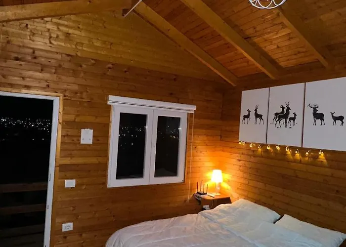 Jupis Chalet-city View Getaway Durrës