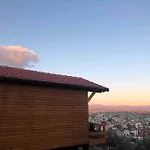 Jupis Chalet-city View Getaway