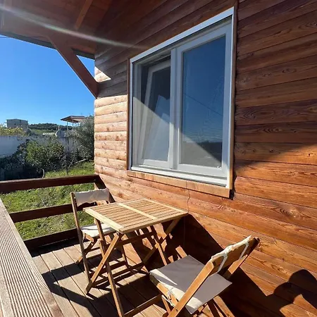 Jupis Chalet-city View Getaway * Durrës