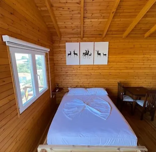 Jupis Chalet-City View Getaway Chalet Durres