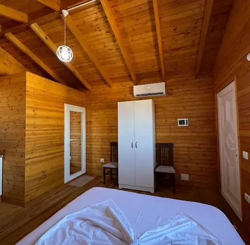 Jupis Chalet-city View Getaway *